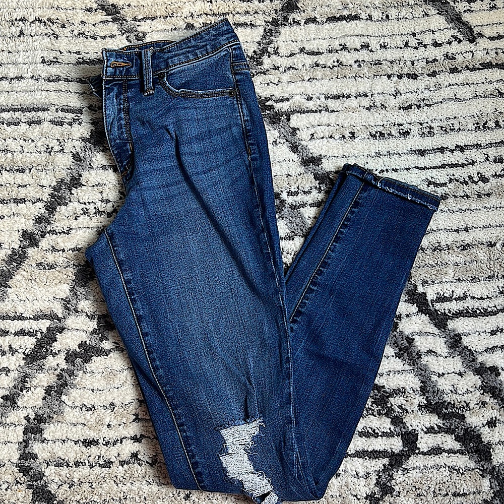 NWOT SKINNY JEANS
